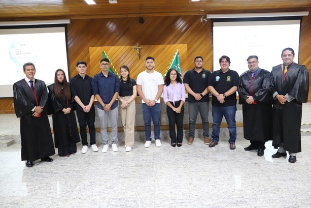 Acadêmicos de Direito participam de visita guiada no TRE Amapá