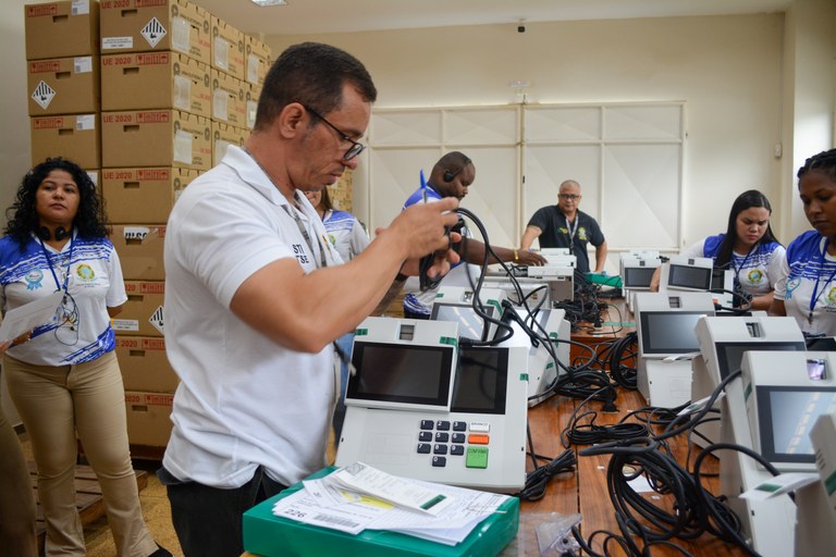 Aproximadamente 288 equipamentos serão preparados para as Eleições 2024 no município