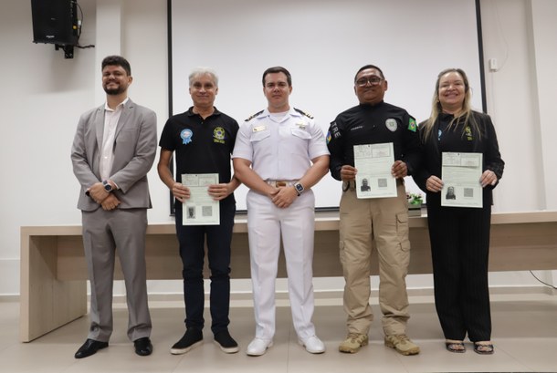 A capacitação autoriza os servidores a pilotar pequenas embarcações da Justiça Eleitoral.