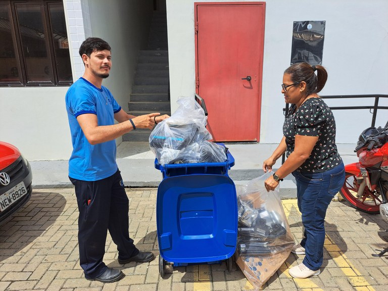 TRE Amapá realiza primeira coleta de 2025 de materiais para reciclagem